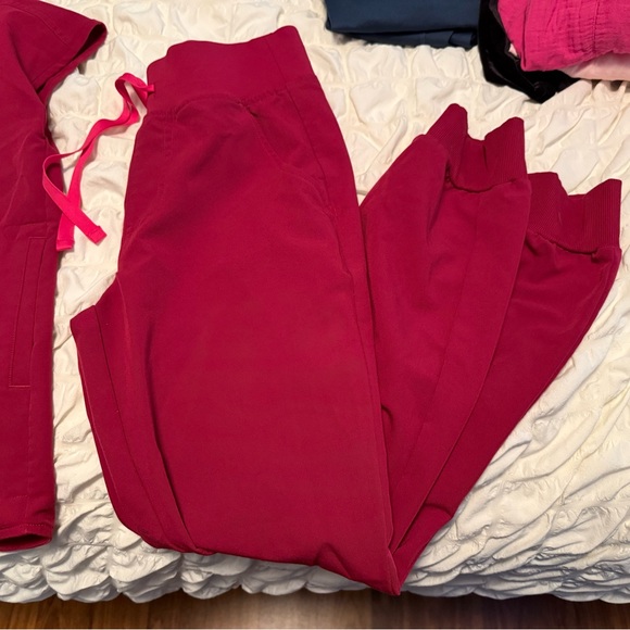 Figs Scrub Set - Picture 2 of 2